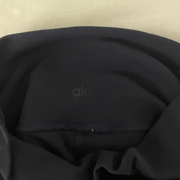 ALO Yoga Navy Leggings Size Small - Picture 5 of 6